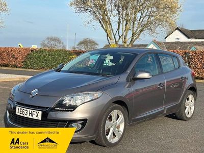 Used Renault Mégane III Dynamique 110 HP (80 kW) 2013 Metallic grey Hatchback