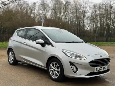 Used Ford Fiesta Zetec 70 HP (51 kW) 2018 Silver Hatchback