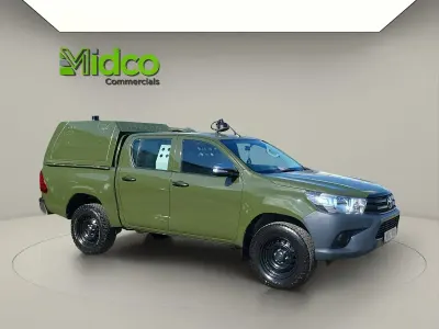 Käytetty Toyota HiLux Active 150 HP (110 kW) 2017 Vihreä Nouto