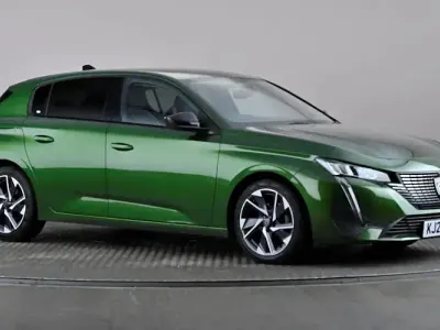 Used Peugeot 308 Allure Premium 131 HP (96 kW) 2023 Green Hatchback