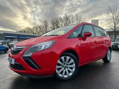 Used Vauxhall Zafira Tourer Design Edition 138 HP (101 kW) 2016 Red MPV