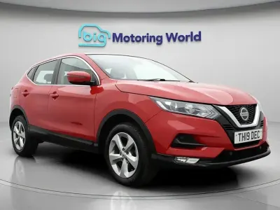 Used Nissan Qashqai Acenta Premium 140 HP (102 kW) 2019 Red SUV
