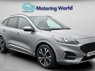 Usado Ford Kuga ST-Line X 150 CV (110 kW) 2023 Plateado SUV