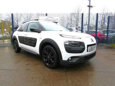 Used Citroën C4 Cactus Flair 100 HP (73 kW) 2015 White Hatchback