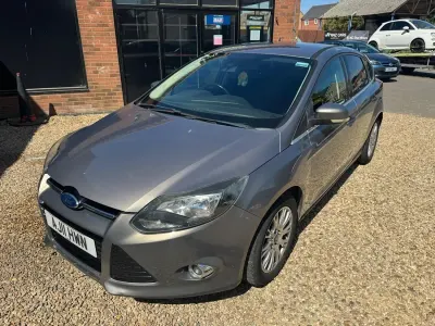 Used Ford Focus Titanium 115 HP (84 kW) 2011 Brown Hatchback