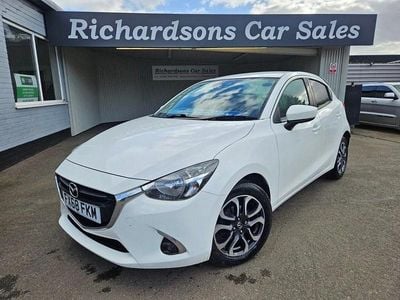 Used Mazda 2 Inclusive 90 HP (66 kW) 2018 White Hatchback