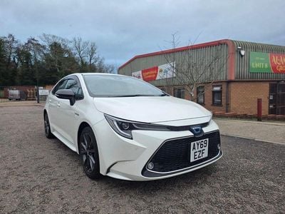 Used Toyota Corolla Design 122 HP (89 kW) 2025 White Sedan