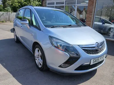 Gebraucht Vauxhall Zafira 120 PS (88 kW) 2015 Silber Van / Kleinbus