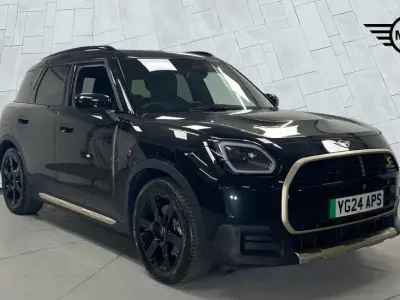 Używany Mini Countryman Exclusive 227 kW (309 KM) 2024 Czarny SUV