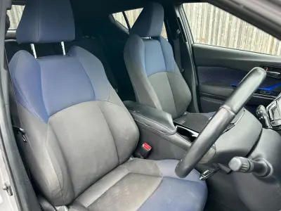 Used Toyota C-HR 116 HP (85 kW) 2017 Silver SUV