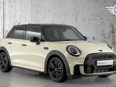 Used Mini Cooper Hatch 134 HP (98 kW) 2022 White Hatchback