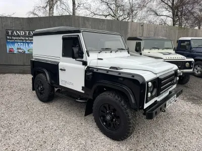 Usado Land Rover Defender 122 CV (89 kW) 2012 Blanco Utilitario