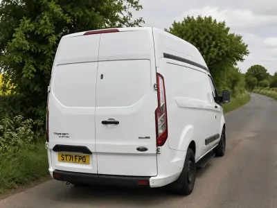 Usado Ford Transit Custom Trend 130 CV (95 kW) 2021 Blanco