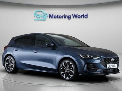 Begagnad Ford Focus ST-Line X 155 HK (114 kW) 2023 Blå Halvkombi