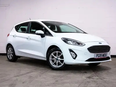 Begagnad Ford Fiesta Zetec 100 HK (73 kW) 2019 Vit Halvkombi