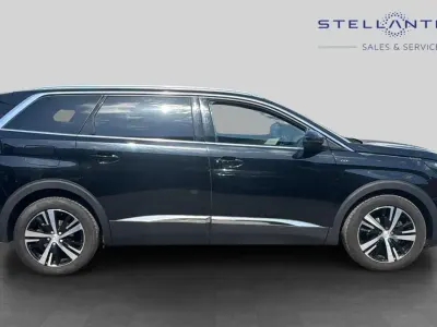 Używany Peugeot 5008 GT 129 KM (94 kW) 2021 Czarny SUV