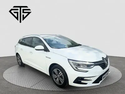 Used Renault Megane E-Tech Iconic 2022 Glacier white Estate