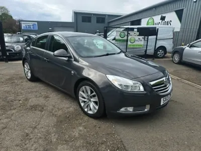 Käytetty Vauxhall Insignia SRi 160 HP (117 kW) 2013 Harmaa Viistoperä