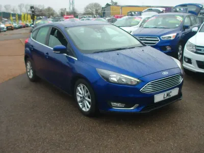 Używany Ford Focus Titanium 100 KM (73 kW) 2018 Niebieski Hatchback