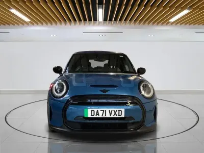 Używany Mini Cooper SE Collection 135 kW (184 KM) 2021 Niebieski Hatchback