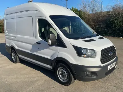 Usado Ford Transit 130 HP (95 kW) 2018 Branco Van