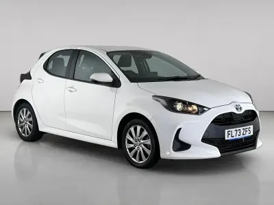 Used Toyota Yaris 91 HP (66 kW) 2023 White Hatchback