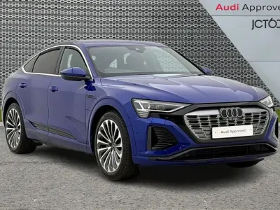 Usado Audi Q8 e-tron S-Line 245 kW (334 CV) 2025 Azul SUV