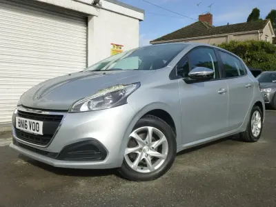 Gebraucht Peugeot 208 Active 2016 Silber Kleinwagen
