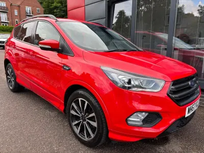 Käytetty Ford Kuga ST-Line 120 HP (88 kW) 2017 Punainen Katumaasturi