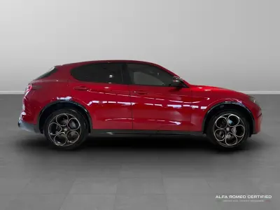 Ny Alfa Romeo Stelvio 276 HK (202 kW) 2026 Röd SUV