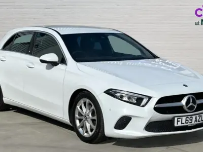 Begagnad Mercedes A180 Executive 116 HK (85 kW) 2019 Vit Halvkombi