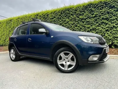Usado Dacia Sandero Ambiance 90 HP (66 kW) 2018 Azul Citadino