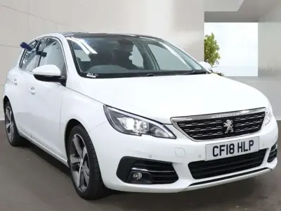 Używany Peugeot 308 Allure 130 KM (95 kW) 2018 Biały Hatchback