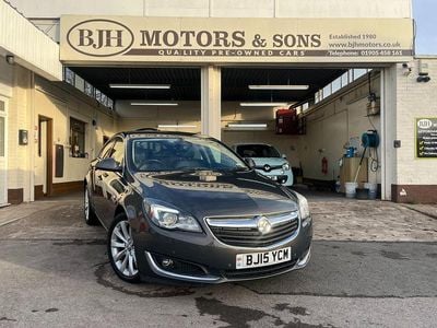 Second-hand Vauxhall Insignia Elite 163 CP (119 kW) 2015 Gri Hatchback