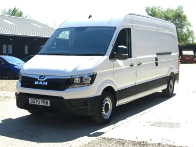 Second-hand MAN TGE 140 CP (102 kW) 2020 Alb Van
