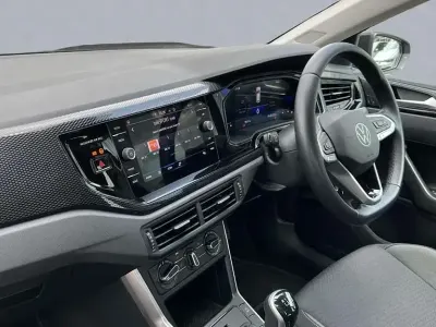 Begagnad VW Polo Life 95 HK (69 kW) 2023 Svart Halvkombi
