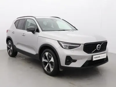 Usado Volvo XC40 Ultimate 194 HP (142 kW) 2023 Prateado SUV