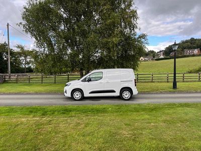 White Used 2024 Vauxhall Combo MPV | £16,750 (Fair price)