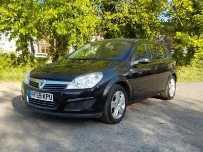 Begagnad Vauxhall Astra Active 2010 Svart Halvkombi