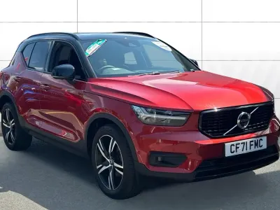 Used Volvo XC40 R-Design 163 HP (119 kW) 2021 Red SUV
