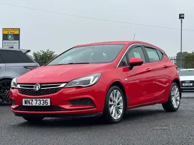 Used Vauxhall Astra 110 HP (80 kW) 2017 Red Hatchback