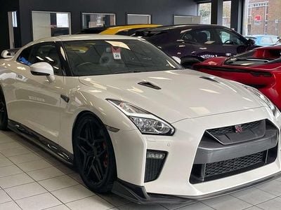 Used Nissan GT-R Prestige 570 HP (419 kW) 2017 White Coupe