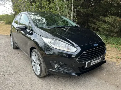 Used Ford Fiesta Titanium 125 HP (91 kW) 2013 Black Hatchback