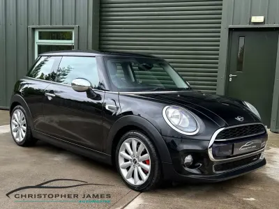 Begagnad Mini Cooper Hatch 2014 Svart Halvkombi