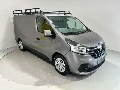 Usado Renault Trafic 2014 Cinzento Monovolume