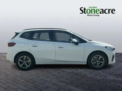 Używany BMW 220 Sport Line 154 KM (113 kW) 2023 Biały Hatchback