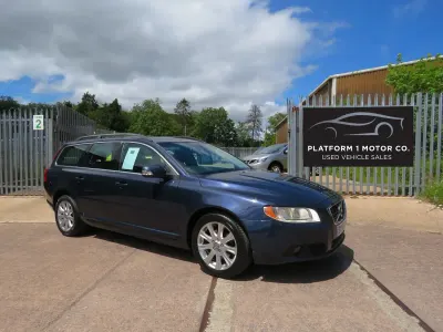 Used Volvo V70 SE 2009 Blue Estate