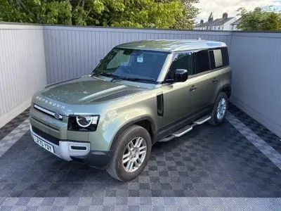 Używany Land Rover Defender S 300 KM (220 kW) 2020 Zielony SUV