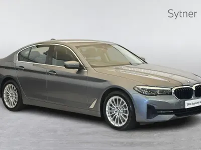 Begagnad BMW 530e Sport Line 288 HK (211 kW) 2021 Blå
