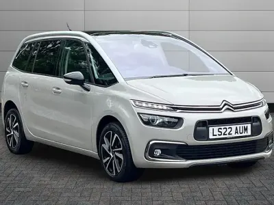 Used Citroën C4 SpaceTourer Shine 127 HP (93 kW) 2022 Beige MPV